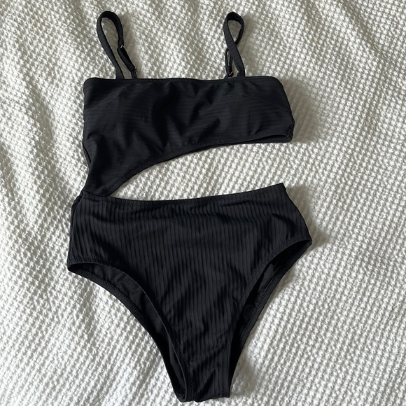 Shade & Shore Women’s Ribbed Cut Out One Piece Swimsuit in Black Size Large - Picture 3 of 8